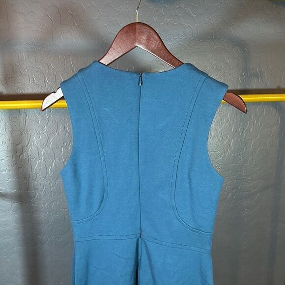 Blue Knee-Length Sleeveless Sheath Dress for Work - Picture 3 of 6